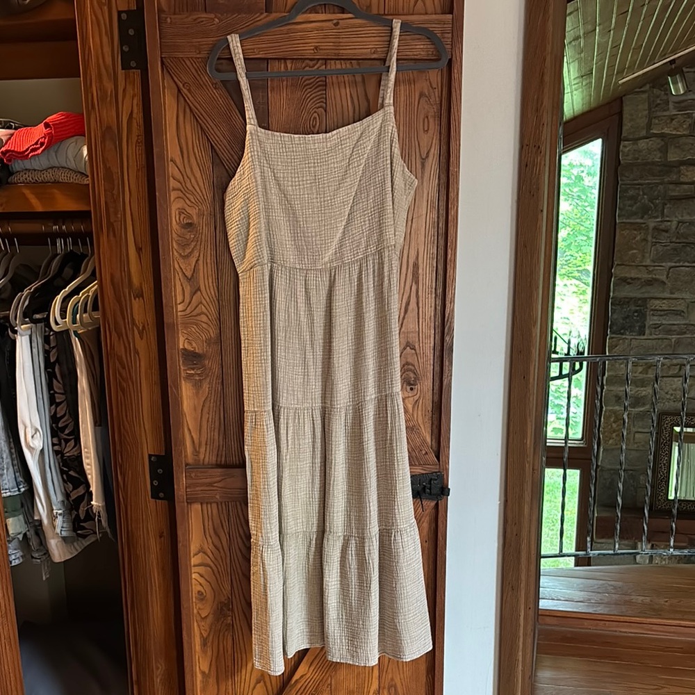 Elegant Beige Sleeveless Dress